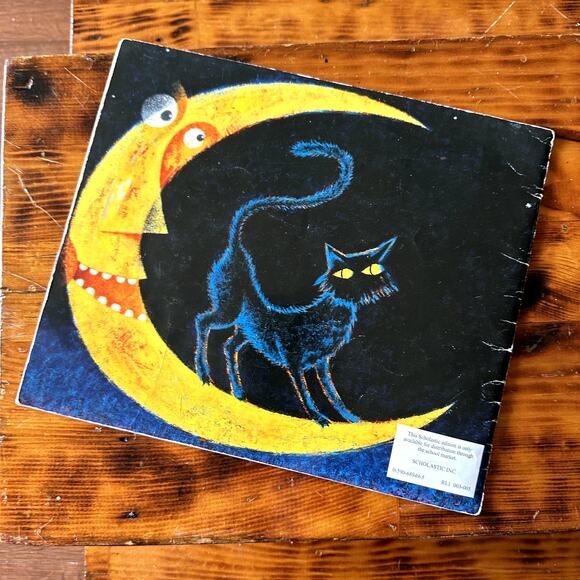 Vintage 1998 Shake Dem Halloween Bones Paperback Book - Picture 7 of 8